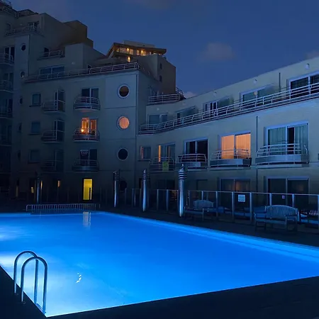 Troon Aan Zee Apartment